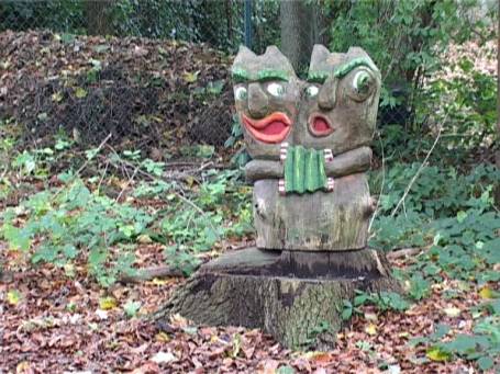 Krefeld : Am Hülser Berg fröhliche Gnome und Kobolde